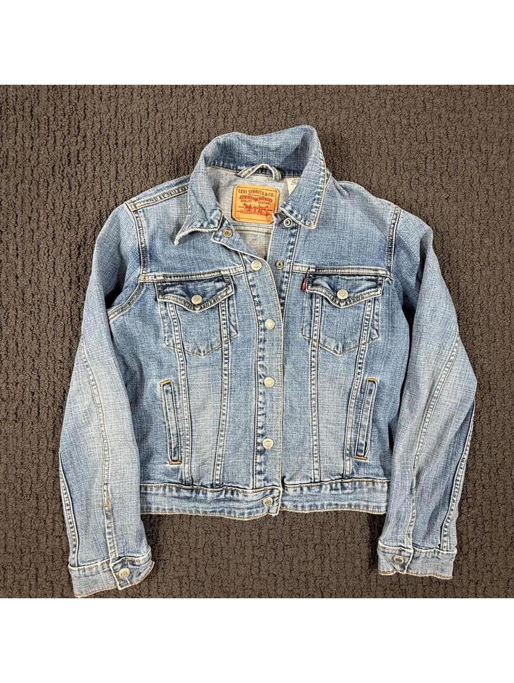 LEVI’S Light Wash Button Rivets Denim Adjustable Jacket M